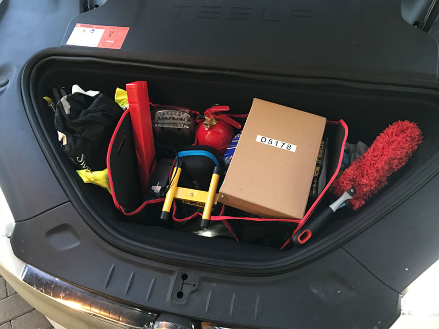 Our emergency car kit (2022 version)